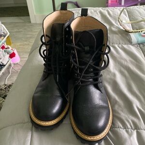 size 8 1/2 black boots